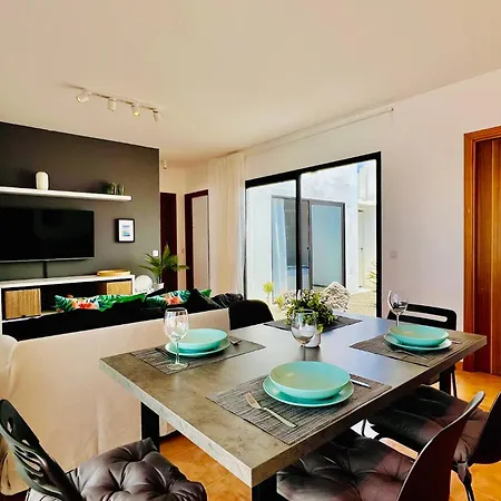 El Salto 37: Renovated Retreat With Heated Pool And All-day Sun * Playa Blanca (Lanzarote)