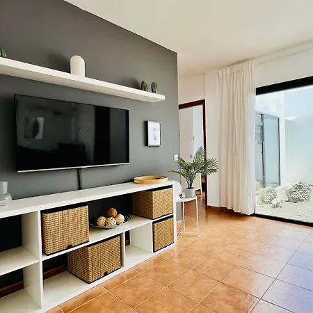 El Salto 37: Renovated Retreat With Heated Pool And All-day Sun Villa