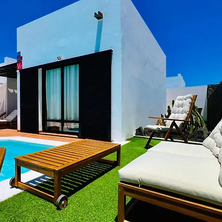 Villa El Salto 37: Renovated Retreat With Heated Pool And All-day Sun