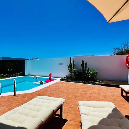Villa El Salto 37: Renovated Retreat With Heated Pool And All-day Sun *
