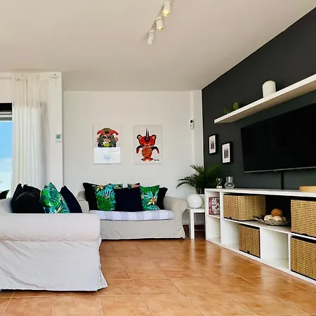 Villa El Salto 37: Renovated Retreat With Heated Pool And All-day Sun